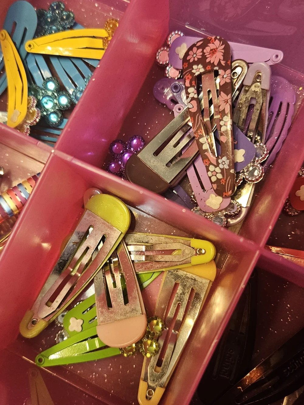 🥳 2 Items / $20 🥳 Kids Pink Organizer with 50+ Hair Accessories